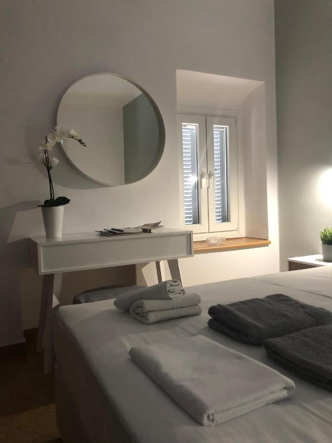 Amaryllis Suites Santorini Fira  Eksteriør billede